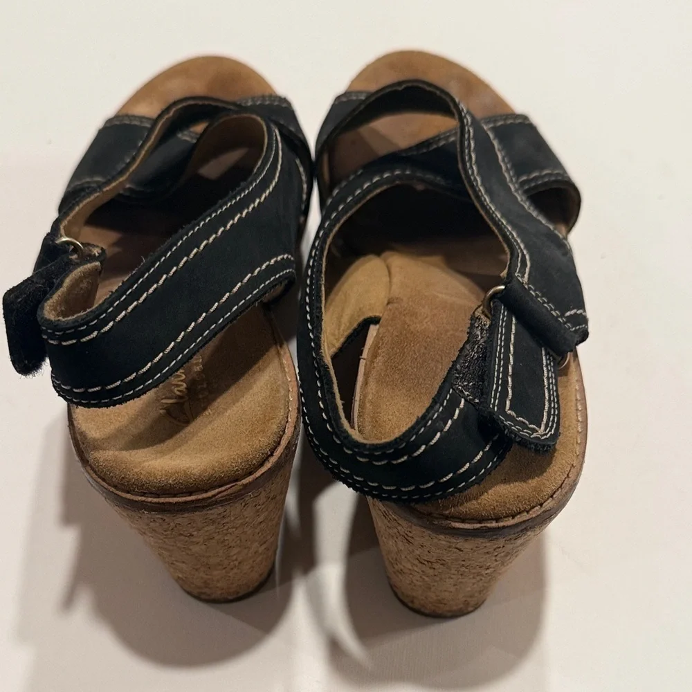 Clarks Women's Black and Brown Sandals